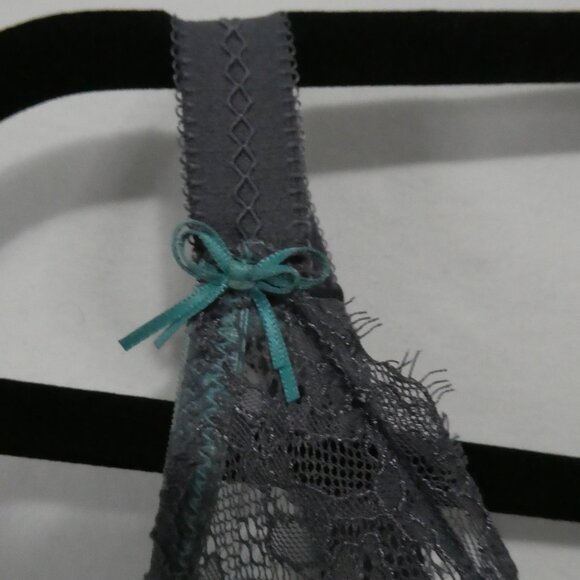 AG - ASHLEY GRAHAM | 40 DDD | Elegant Grey and Turquoise Lace Patterned Bra - Picture 6 of 16